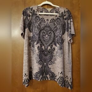 Lavish Black and Gray Paisley Short Sleeve Top